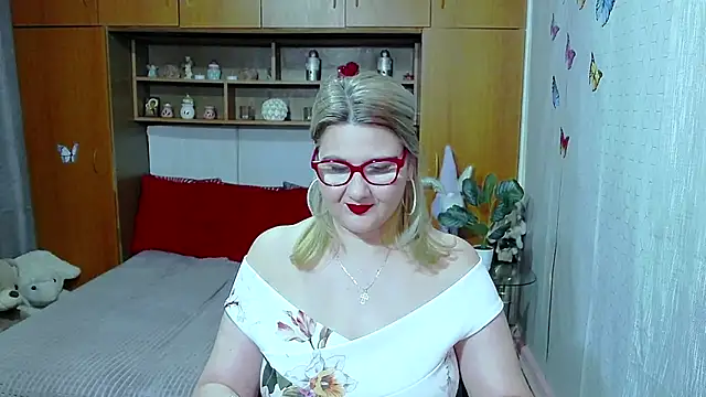 LucilleFenlys online show from 05.25.26