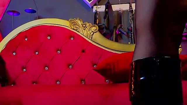 PerlaDivaio online show from 10.18.25