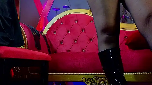 PerlaDivaio online show from 10.23.25