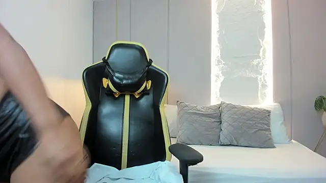 isabella florez online show from 03.19.26