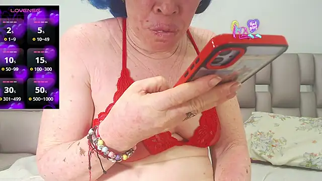 Kittywhiteass online show from 02.07.26