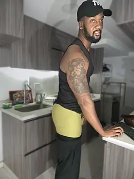 blackdrey18 online show from 10.21.25