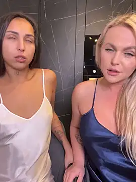 Snapshot of Keep_us_wild chatting on 12.14.24 Keep us wild online show from 12.14.24