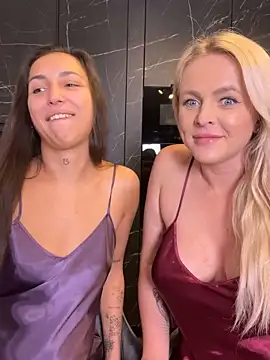 Snapshot of Keep_us_wild chatting on 12.18.24 Keep us wild online show from 12.18.24