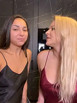 Snapshot of Keep_us_wild chatting on 01.05.25 Keep us wild online show from 01.05.25