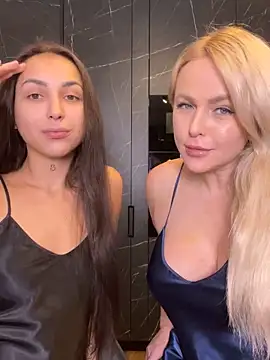 Snapshot of Keep_us_wild chatting on 02.07.25 Keep us wild online show from 02.07.25