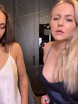 Snapshot of Keep_us_wild chatting on 02.19.25 Keep us wild online show from 02.19.25