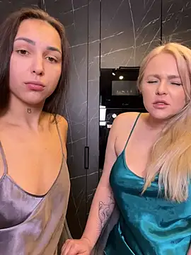 Snapshot of Keep_us_wild chatting on 02.21.25 Keep us wild online show from 02.21.25