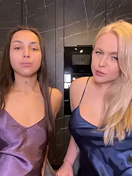 Snapshot of Keep_us_wild chatting on 02.25.25 Keep us wild online show from 02.25.25