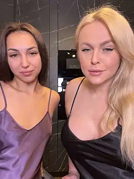 Snapshot of Keep_us_wild chatting on 03.09.25 Keep us wild online show from 03.09.25