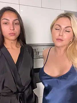 Snapshot of Keep_us_wild chatting on 10.03.25 Keep us wild online show from 10.03.25