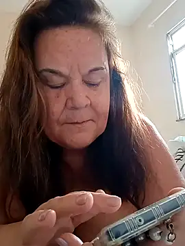 Yaya Mineira online show from 12.15.24