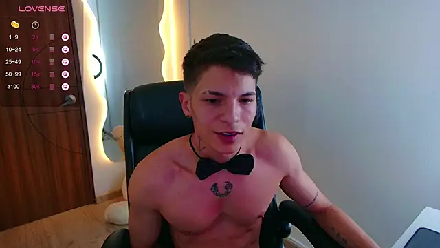 Snapshot of harrisoncuper chatting on 02.06.25 harrisoncuper online show from 02.06.25