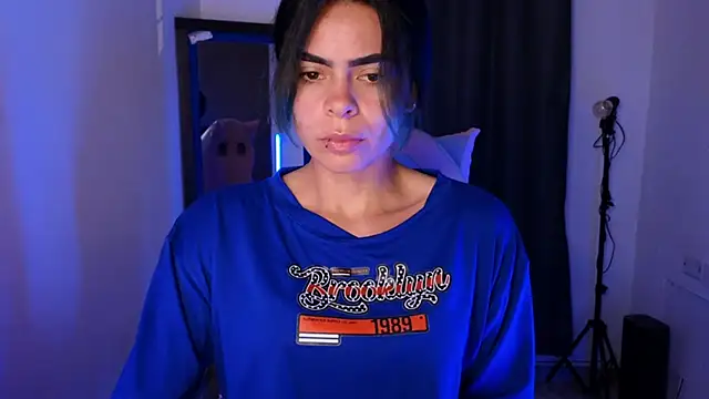 Snapshot of sexyladyy_ chatting on 10.30.25 sexyladyy  online show from 10.30.25