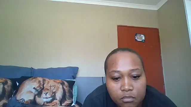 Snapshot of EbonySeductressx chatting on 10.17.25 EbonySeductressx online show from 10.17.25