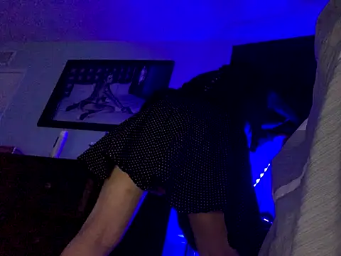 Kik SickSlut88 online show from 10.06.25