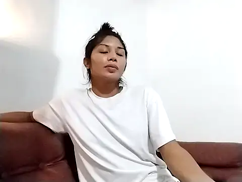 MaxxineMorenaTs online show from 12.14.25