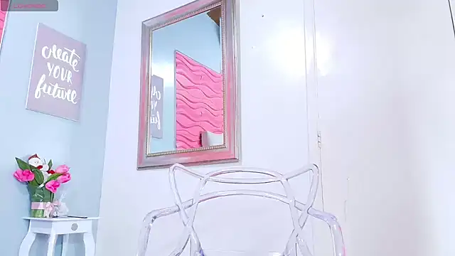 Snapshot of _Valeria_Brown chatting on 12.23.24  Valeria Brown online show from 12.23.24