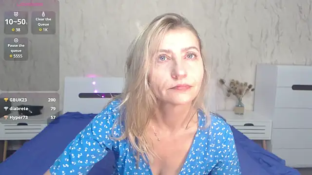 ZoeGrant online show from 02.10.25