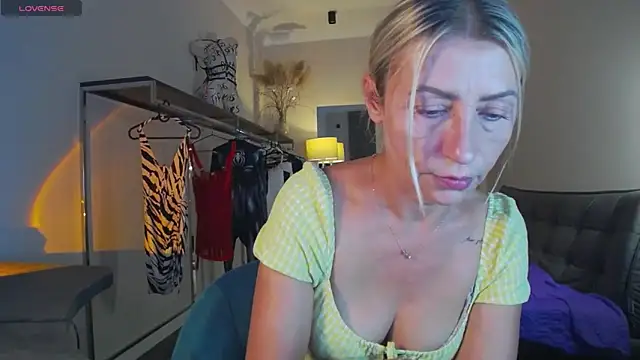 ZoeGrant online show from 09.25.25