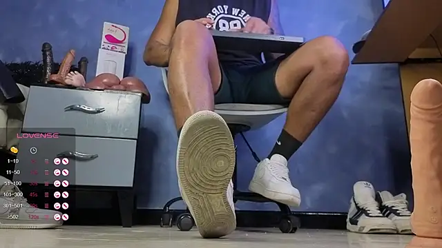 TomLover 12 online show from 02.28.26