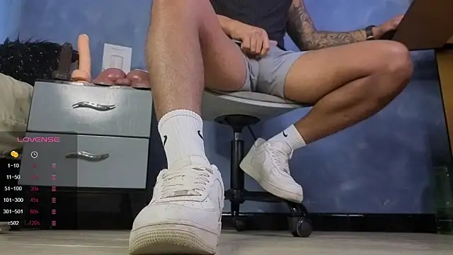 TomLover 12 online show from 03.08.26