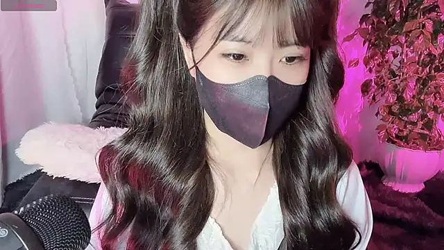 Mya Lee online show from 12.10.24