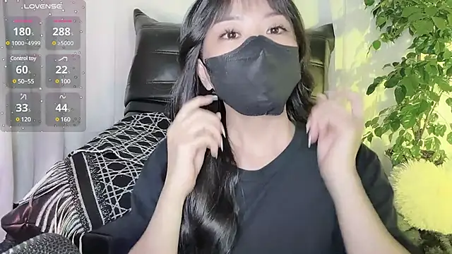 Mya Lee online show from 01.03.25