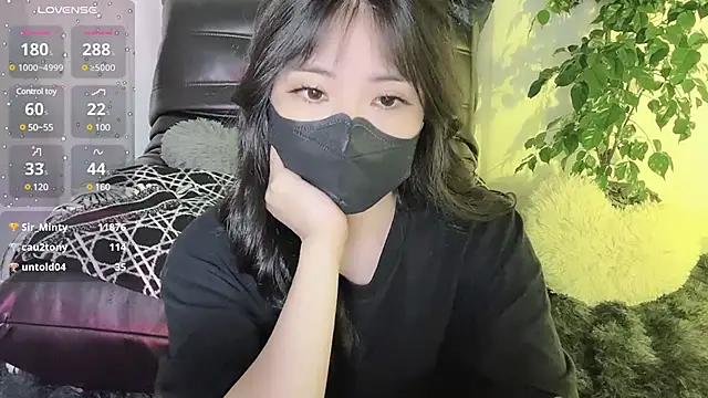 Mya Lee online show from 01.03.25