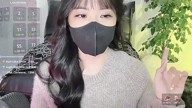 Mya Lee online show from 01.04.25