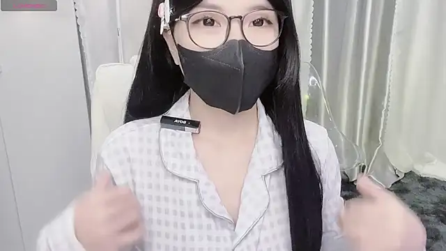 Mya Lee online show from 09.24.25