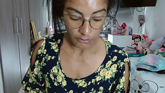 kateleyagrey online show from 12.18.24