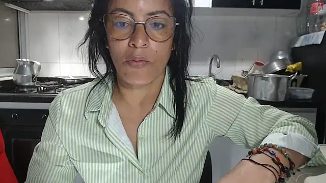 Snapshot of kateleyagrey chatting on 09.22.25 kateleyagrey online show from 09.22.25