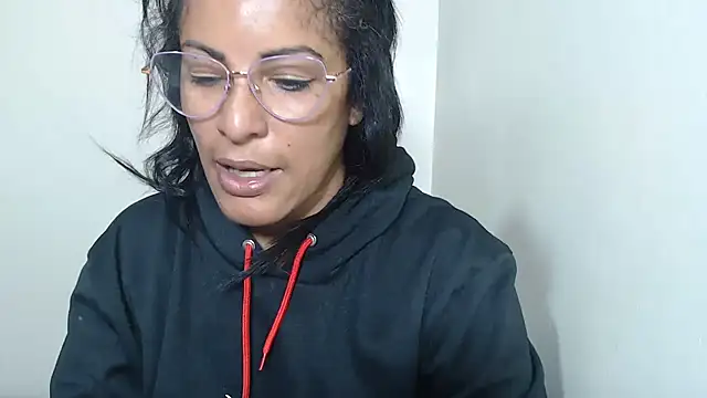 Snapshot of kateleyagrey chatting on 07.05.26 kateleyagrey online show from 07.05.26