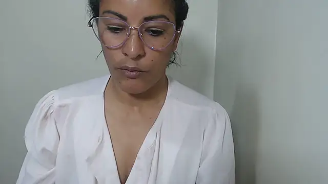 Snapshot of kateleyagrey chatting on 07.15.26 kateleyagrey online show from 07.15.26