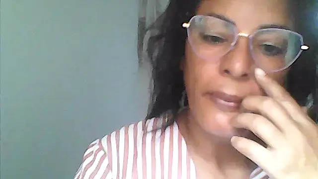 Snapshot of kateleyagrey chatting on 07.19.26 kateleyagrey online show from 07.19.26