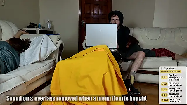 Snapshot of f4p_top chatting on 10.07.25 f4p top online show from 10.07.25