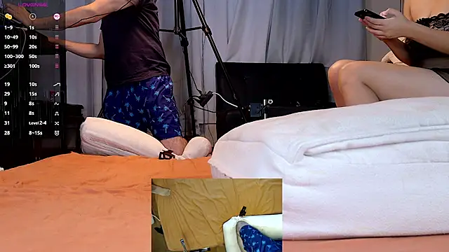 Snapshot of f4p_top chatting on 10.14.25 f4p top online show from 10.14.25