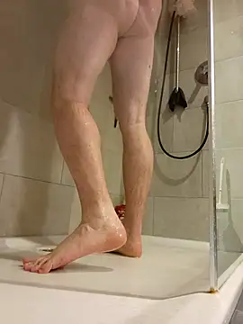 Snapshot of GeilerSchweizer chatting on 02.10.25 GeilerSchweizer online show from 02.10.25