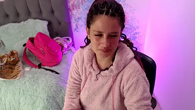 Violeta hornny online show from 12.23.24