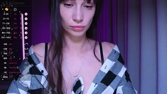 Alice Wonders online show from 10.05.25