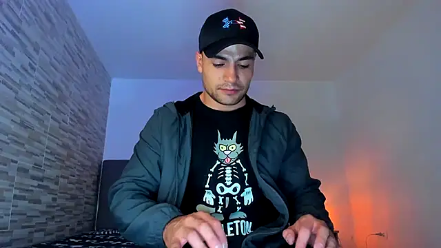 Snapshot of nicolas_herrera chatting on 12.26.24 nicolas herrera online show from 12.26.24