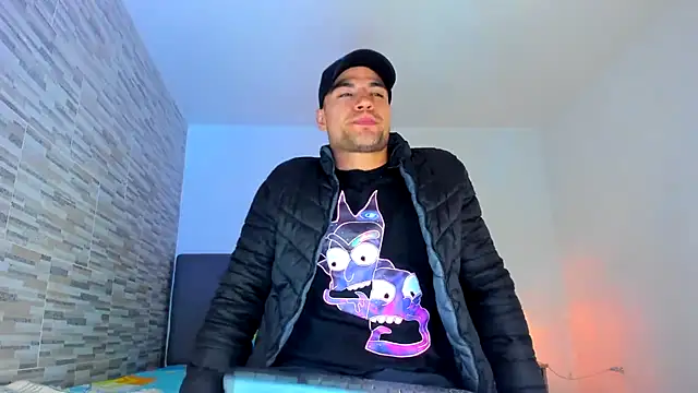 Snapshot of nicolas_herrera chatting on 01.06.25 nicolas herrera online show from 01.06.25