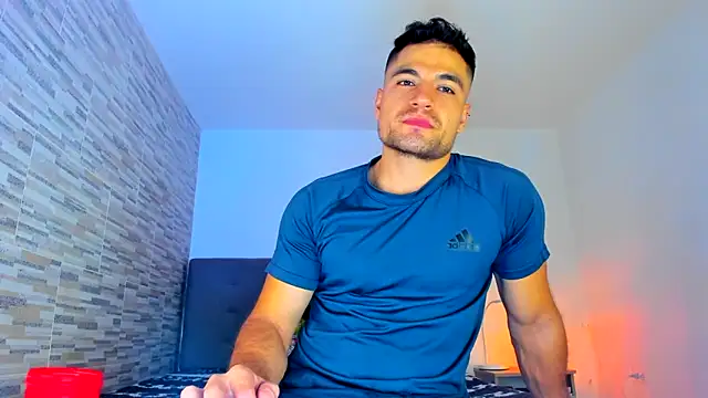 Snapshot of nicolas_herrera chatting on 01.17.25 nicolas herrera online show from 01.17.25