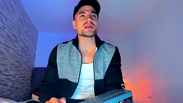 Snapshot of nicolas_herrera chatting on 01.19.25 nicolas herrera online show from 01.19.25