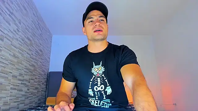 Snapshot of nicolas_herrera chatting on 01.23.25 nicolas herrera online show from 01.23.25