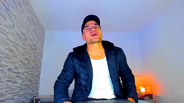 Snapshot of nicolas_herrera chatting on 02.10.25 nicolas herrera online show from 02.10.25