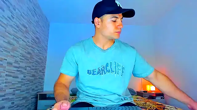 Snapshot of nicolas_herrera chatting on 03.03.25 nicolas herrera online show from 03.03.25