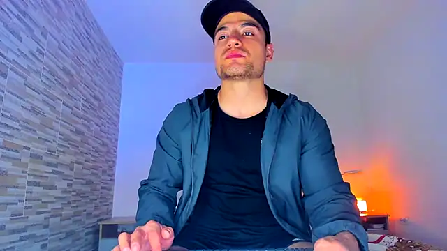 Snapshot of nicolas_herrera chatting on 03.14.25 nicolas herrera online show from 03.14.25