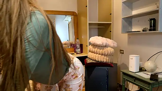 Miaelis online show from 03.13.26